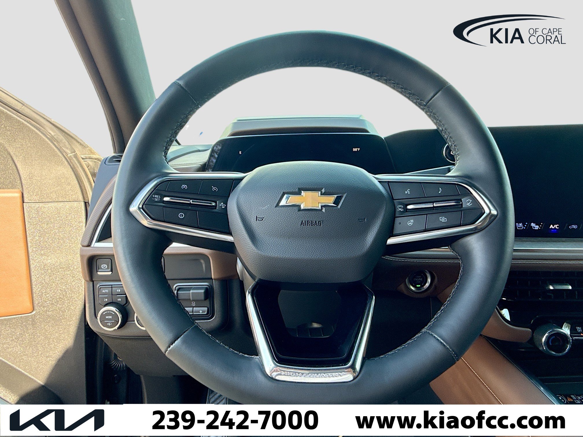 Used 2025 Chevrolet Suburban High Country image 37