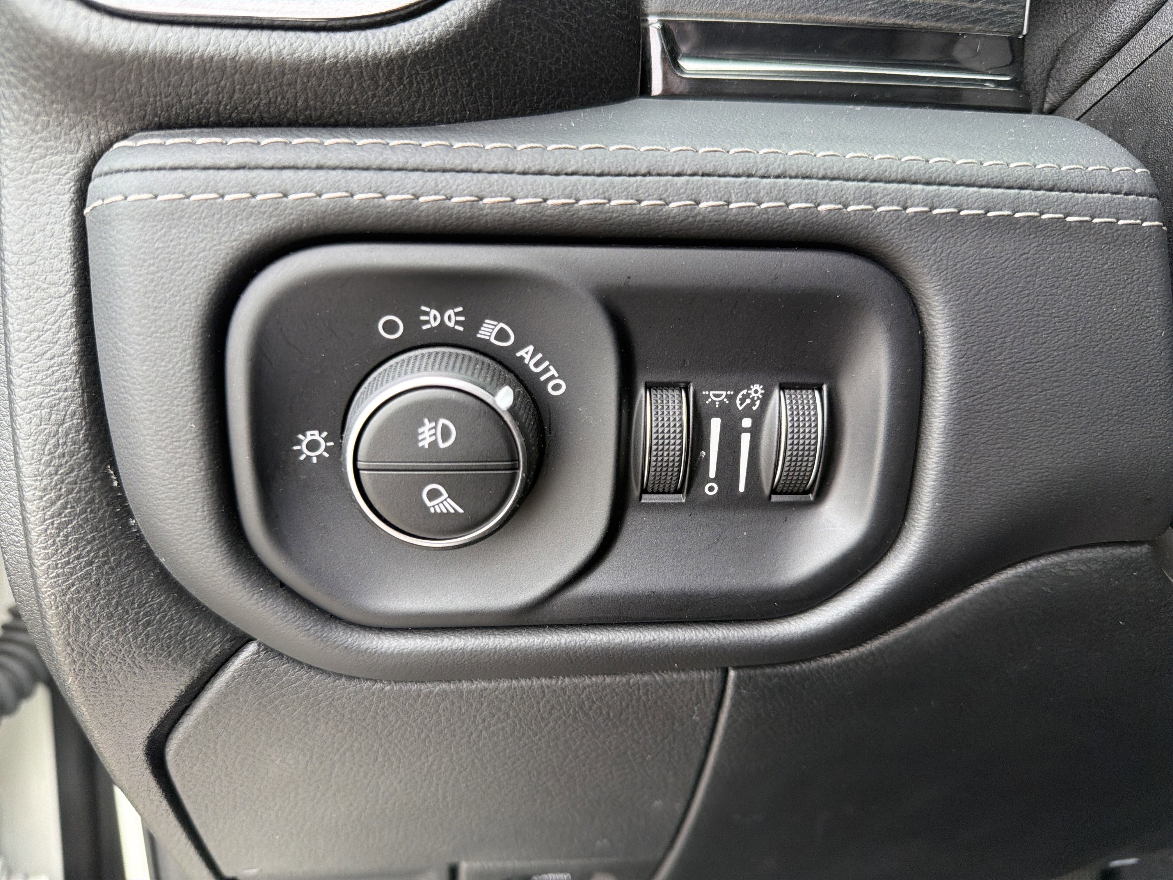 Used 2023 RAM 2500 Limited image 12