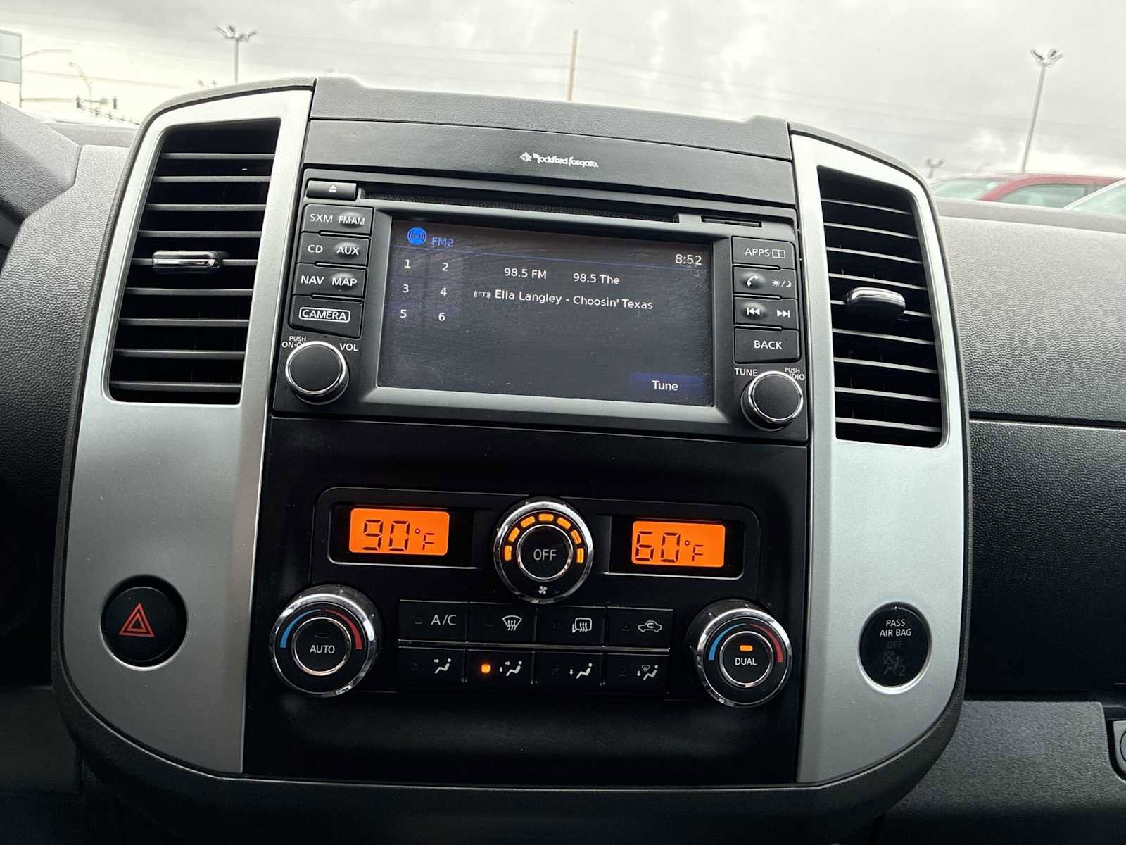 Used 2020 Nissan Frontier PRO-4X w/ Pro-4x Utility Package image 12