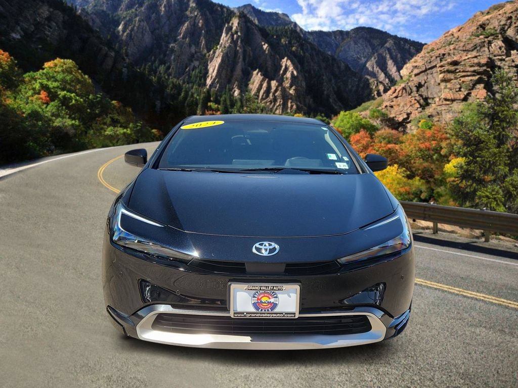 Used 2024 Toyota Prius Prime Premium FWD image 6
