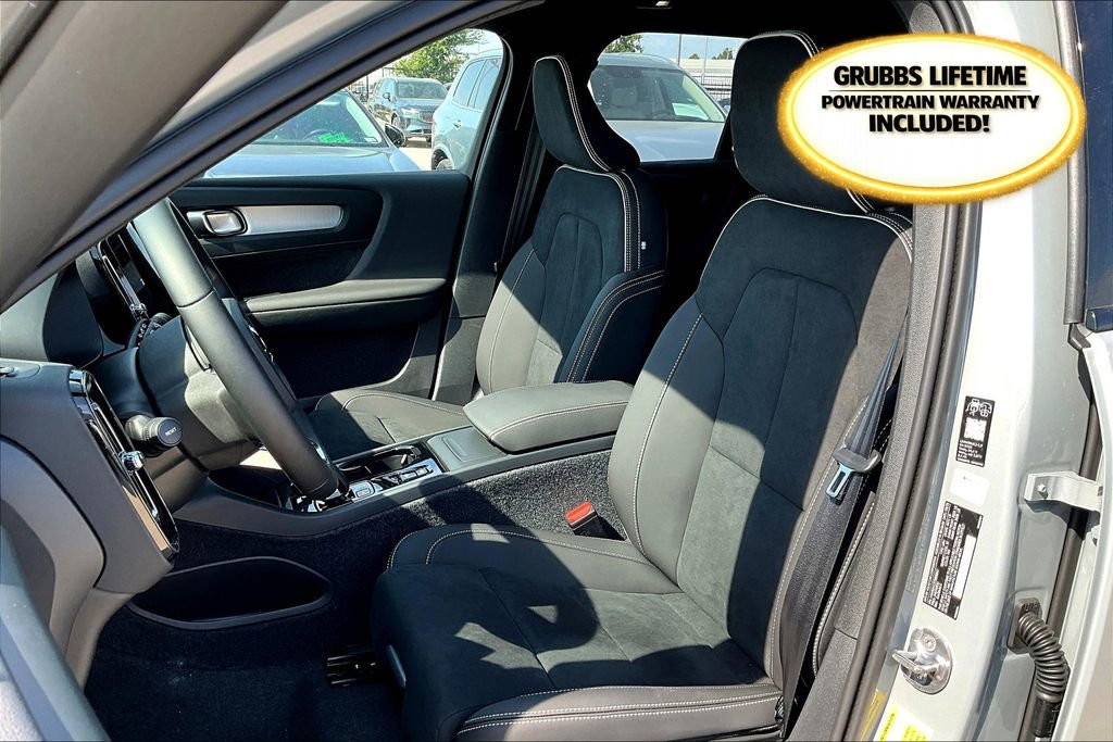 New 2026 Volvo XC40 B4 Plus w/ Protection Package Premier image 23