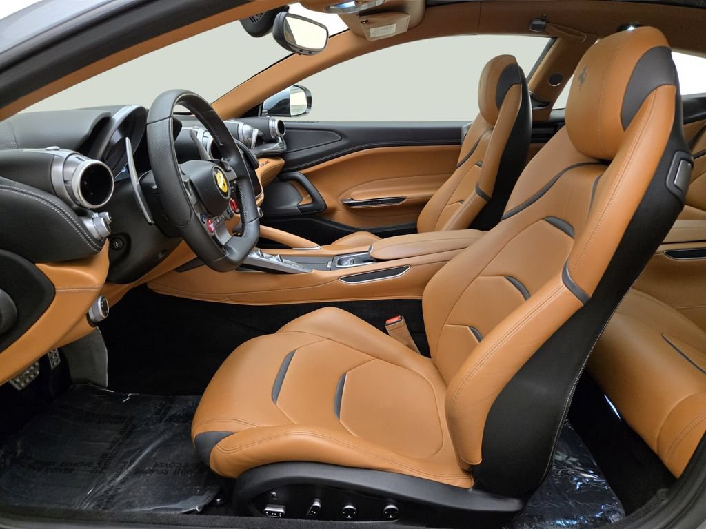 Used 2017 Ferrari GTC4Lusso AWD/4WD image 18