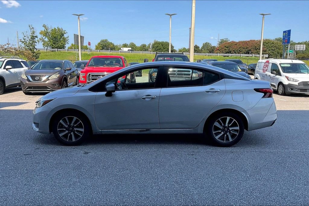Used 2025 Nissan Versa SV FWD image 8