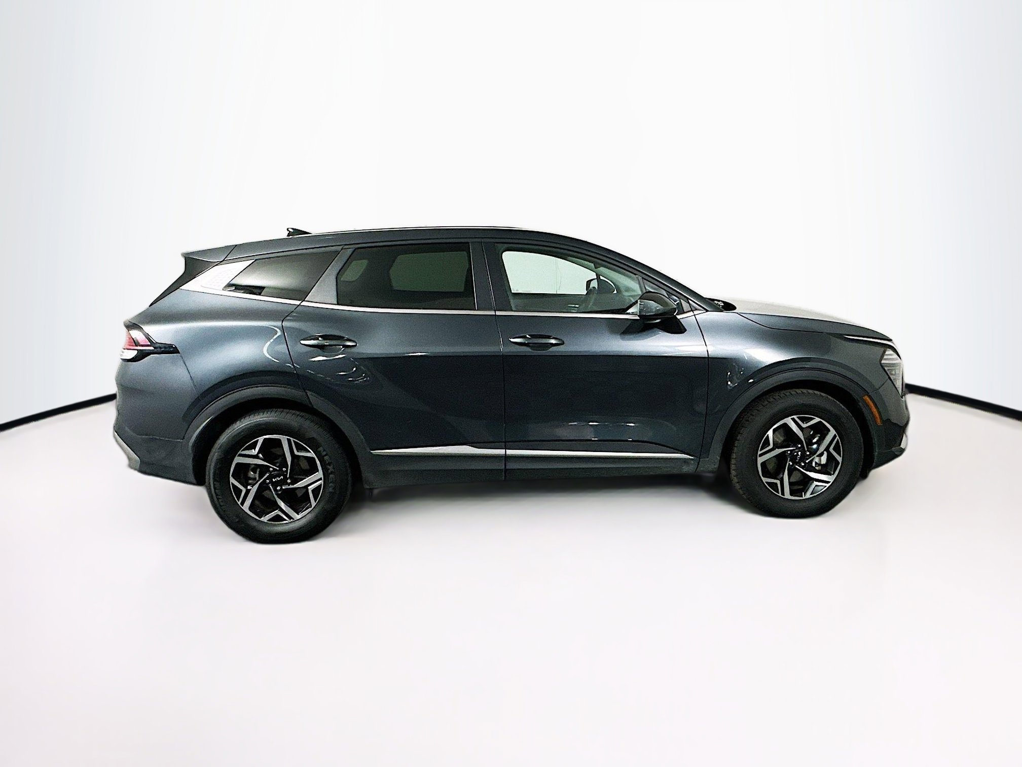 Used 2024 Kia Sportage LX image 10