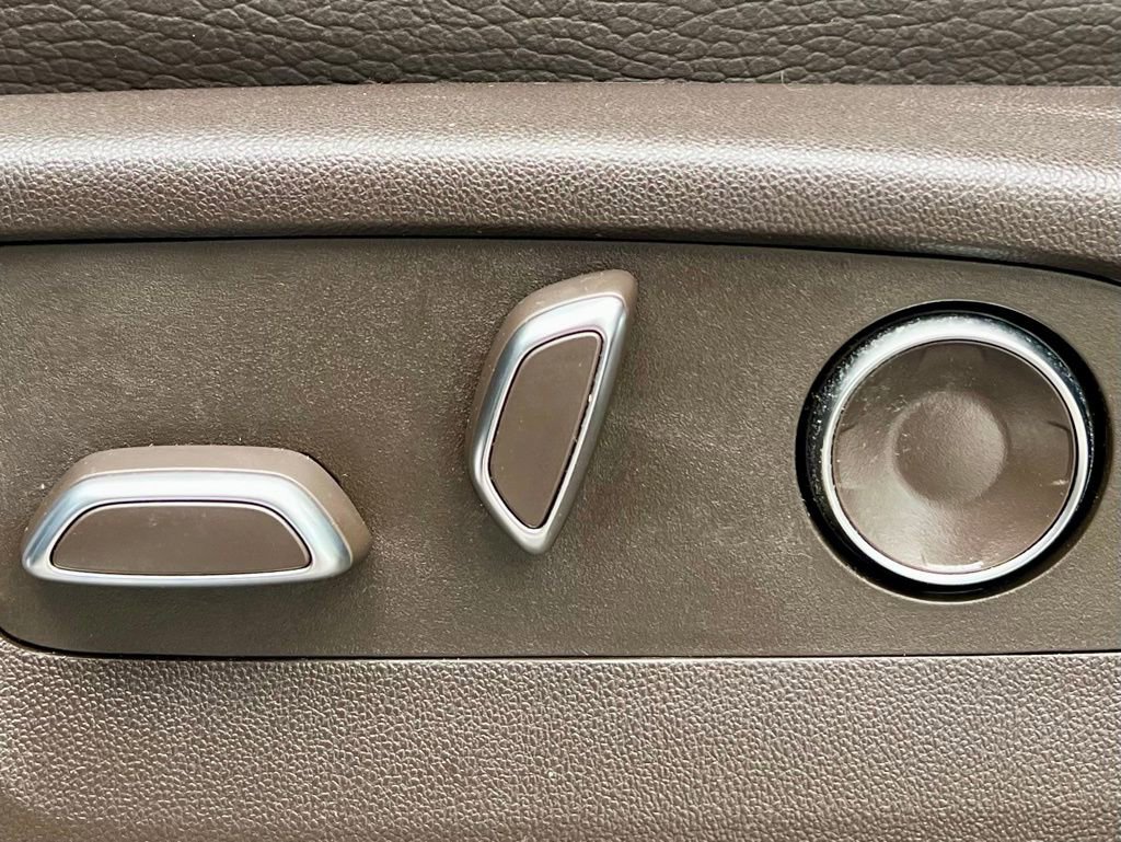 Used 2024 GMC Yukon XL Denali w/ Advanced Technology Package image 34