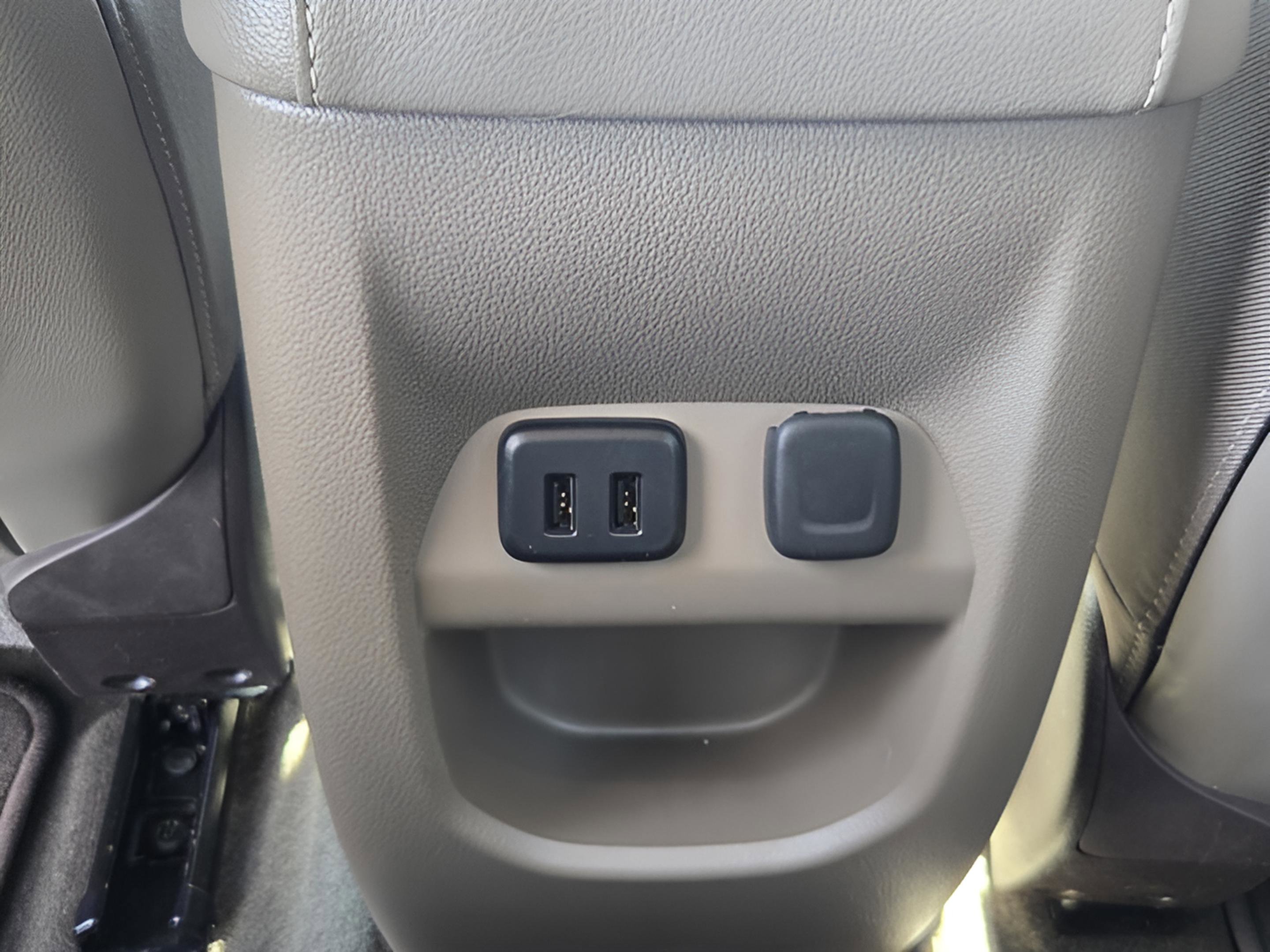 Used 2016 GMC Canyon SLT w/ Driver Alert Package image 11