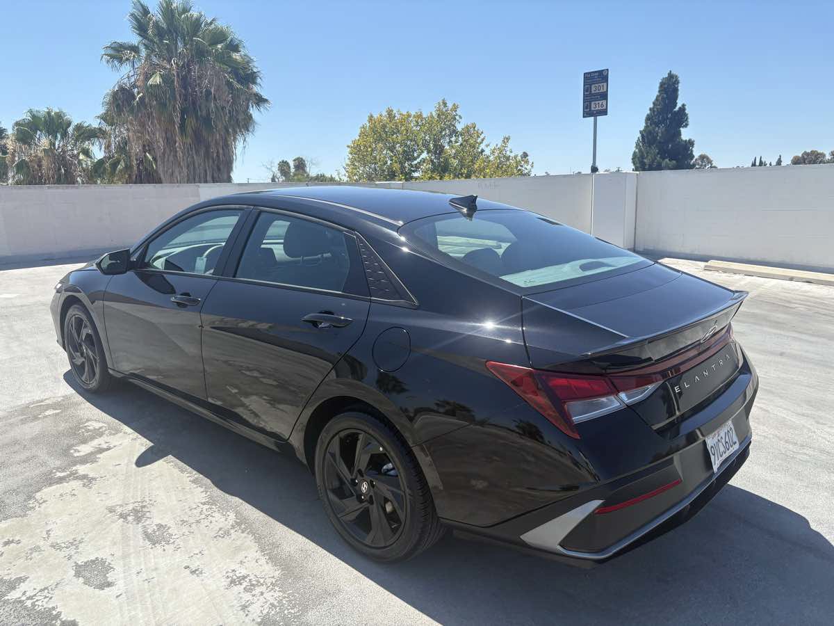 Used 2026 Hyundai Elantra Sport FWD image 10