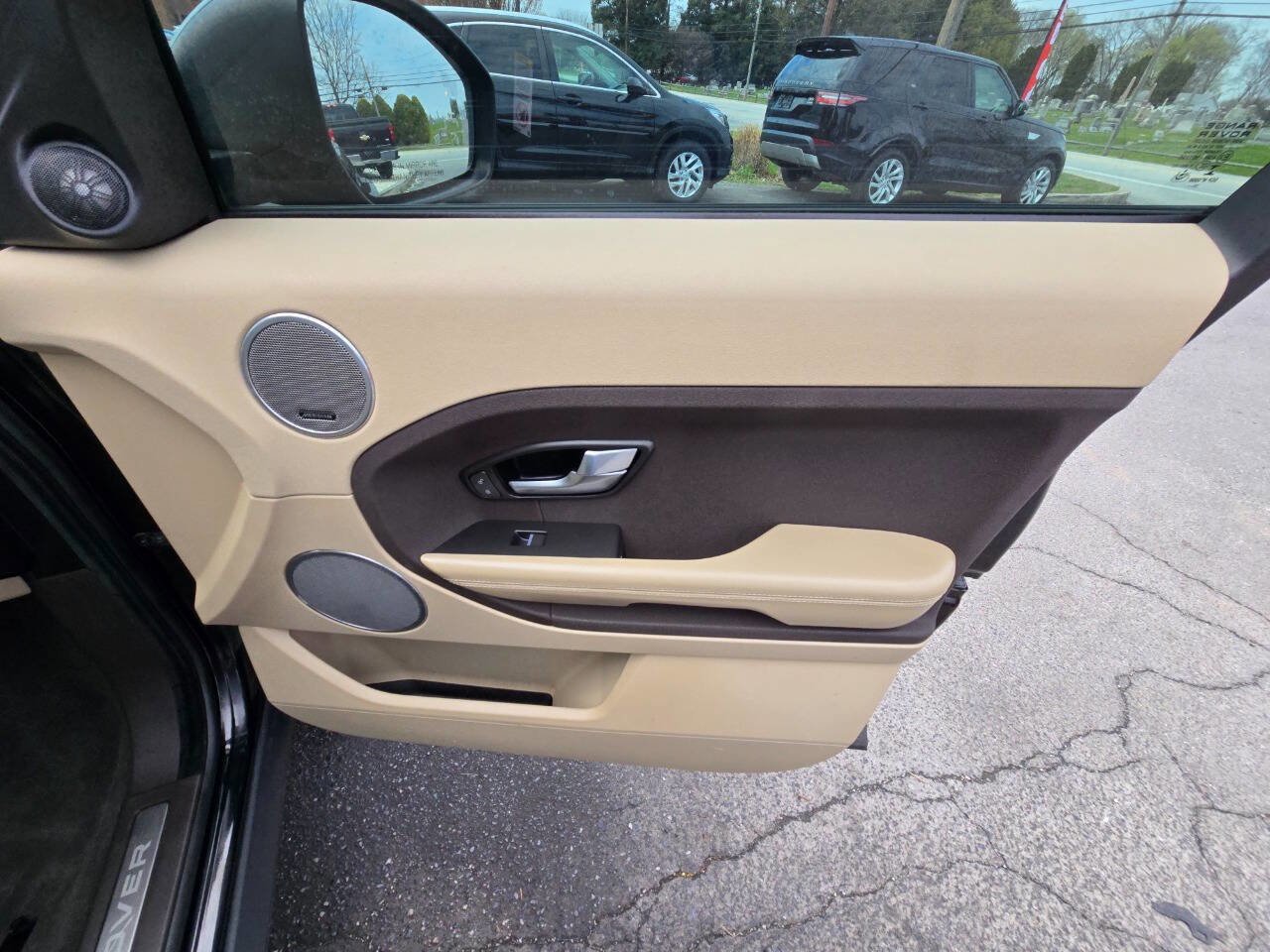 Used 2014 Land Rover Range Rover Evoque Pure Premium image 36