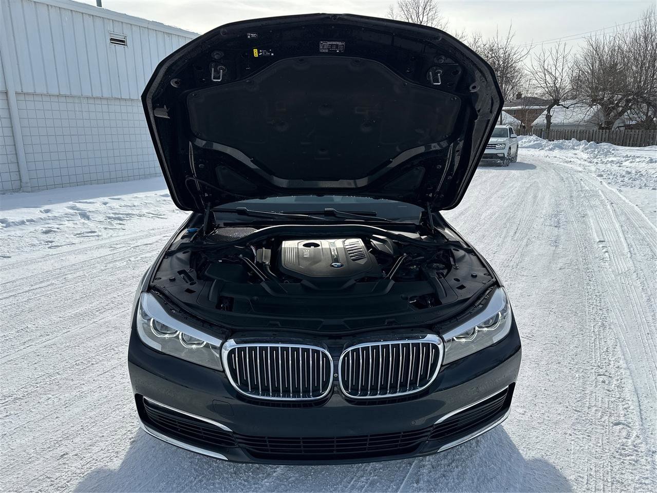 Used 2018 BMW 740i xDrive image 11