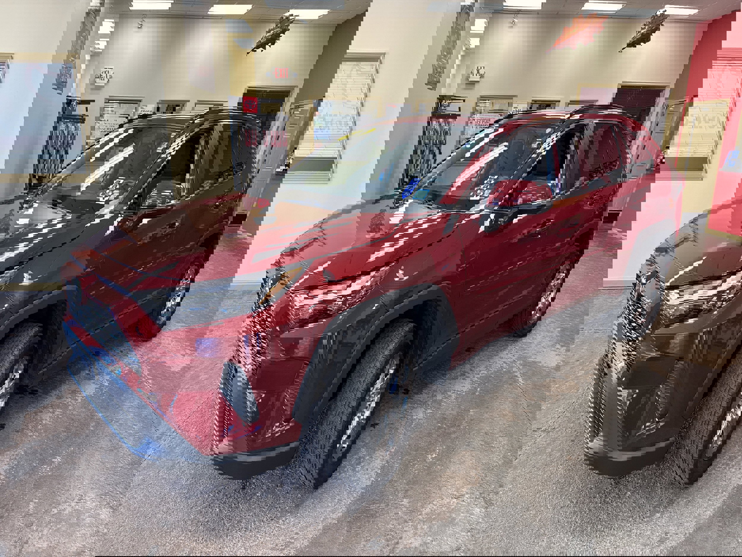 Used 2023 Toyota RAV4 XLE w/ Convenience Package image 3