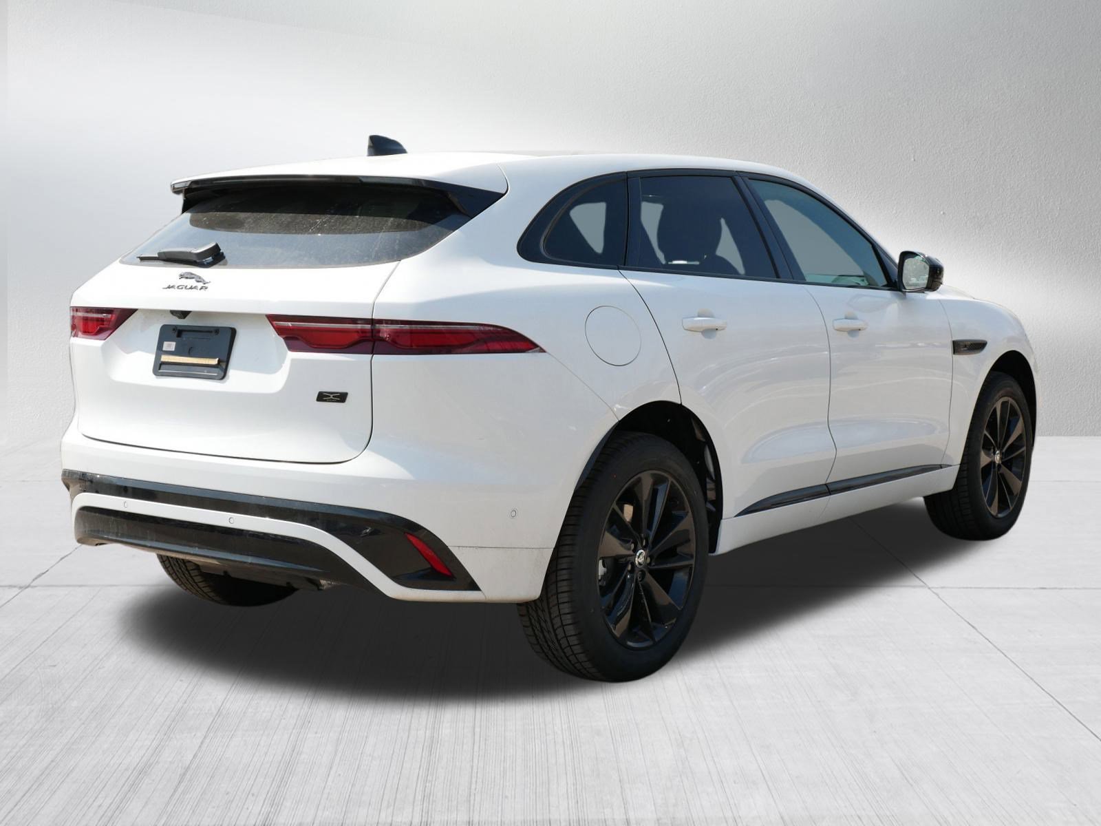 New 2026 Jaguar F-PACE R-Dynamic S image 2