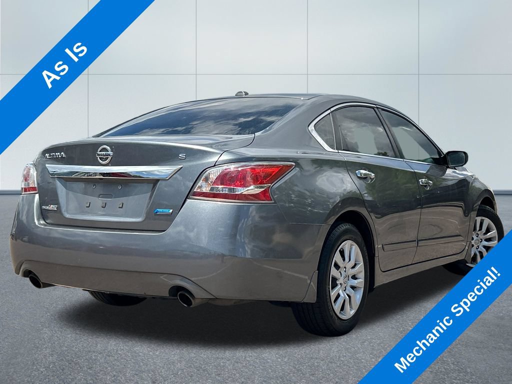 Used 2014 Nissan Altima 2.5 S w/ Display Audio Package FWD image 4