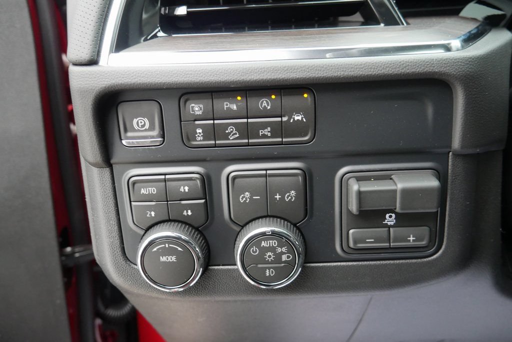 New 2026 Chevrolet Suburban Premier AWD/4WD image 10