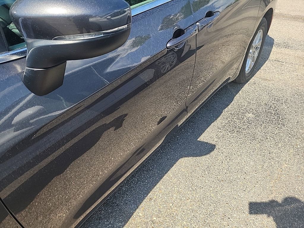 Used 2023 Chrysler Pacifica Touring-L FWD image 4