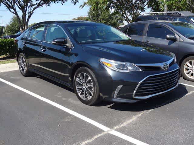 Used 2017 Toyota Avalon XLE Premium w/ All Weather Liner Package FWD image 3