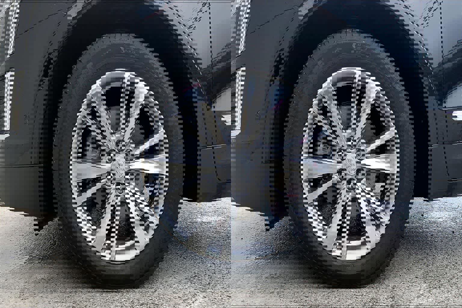 Used 2023 Cadillac XT5 Premium Luxury w/ Technology Package image 9