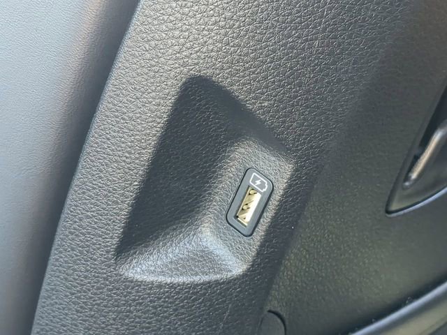 Used 2024 Kia Carnival LX image 17