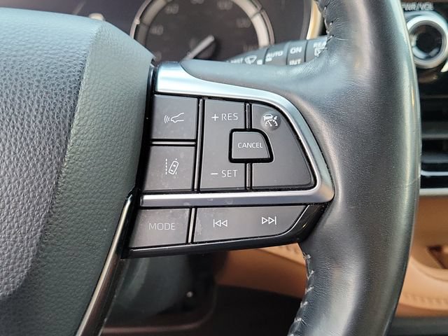 Used 2021 Toyota Highlander Platinum FWD image 22