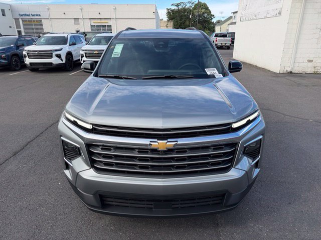 New 2027 Chevrolet Traverse LT w/ Driver Confidence Package FWD image 2