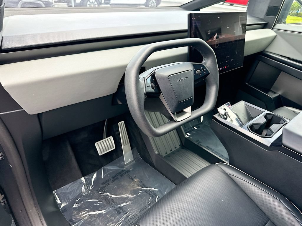 Used 2024 Tesla Cybertruck AWD Crew Cab image 9