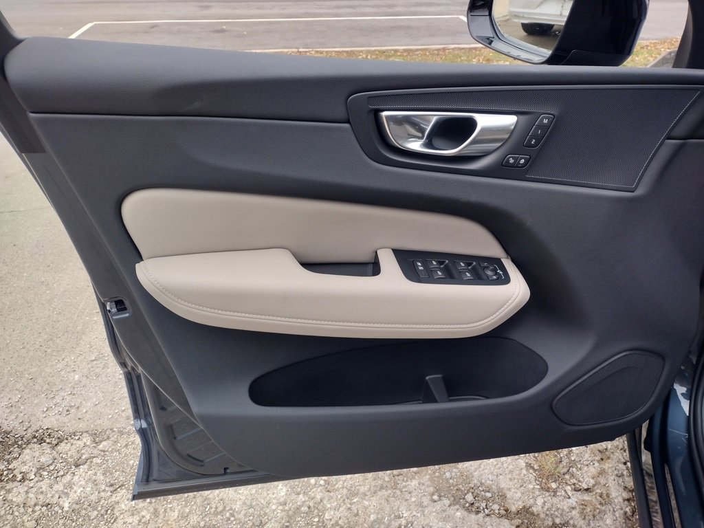 New 2026 Volvo XC60 B5 Plus w/ Protection Package Premier image 9