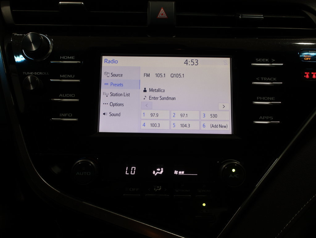 Used 2018 Toyota Camry SE FWD image 26
