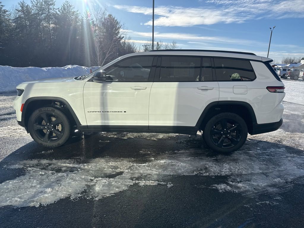 Used 2023 Jeep Grand Cherokee L Laredo image 10