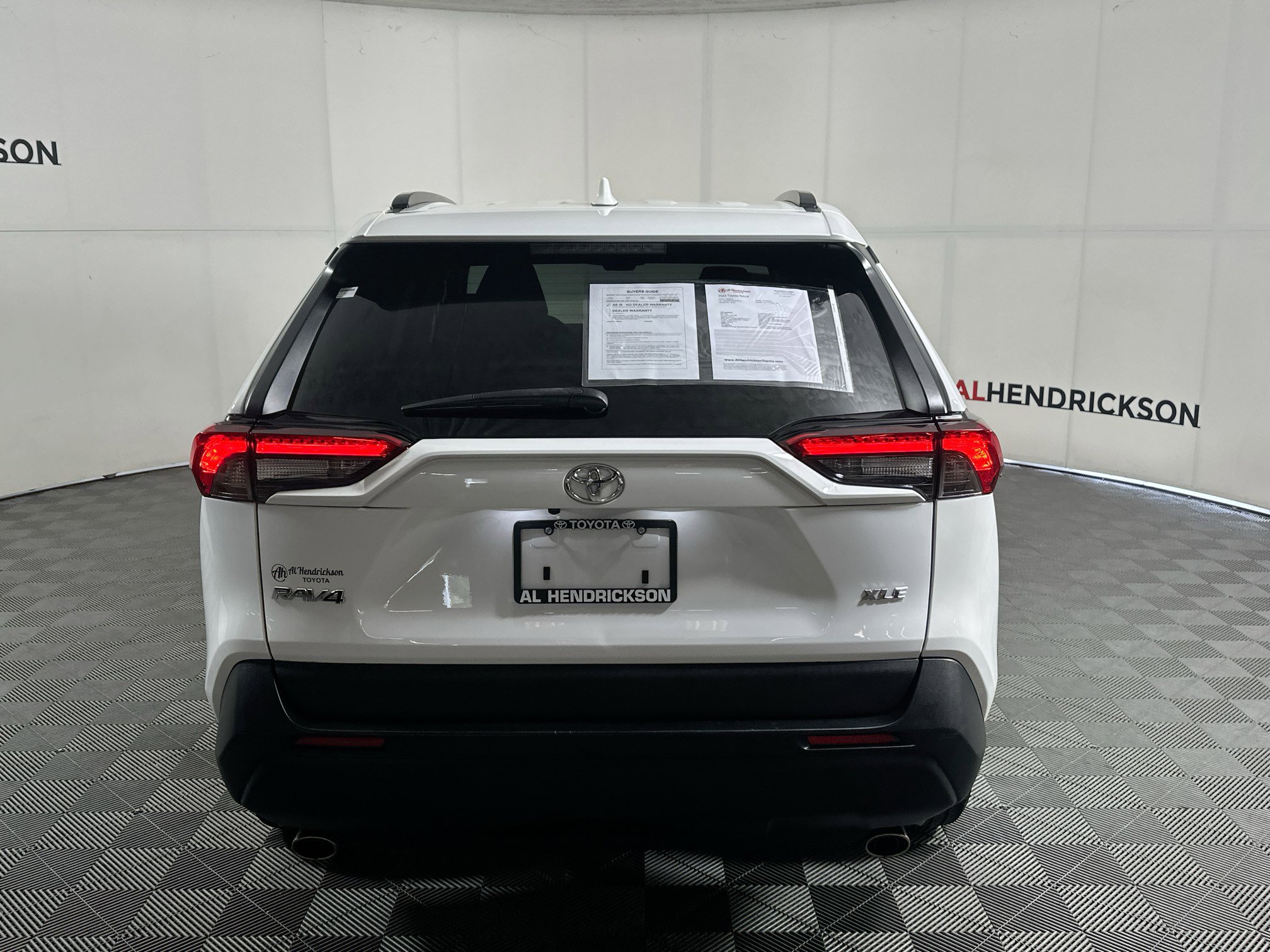 Used 2023 Toyota RAV4 XLE image 4