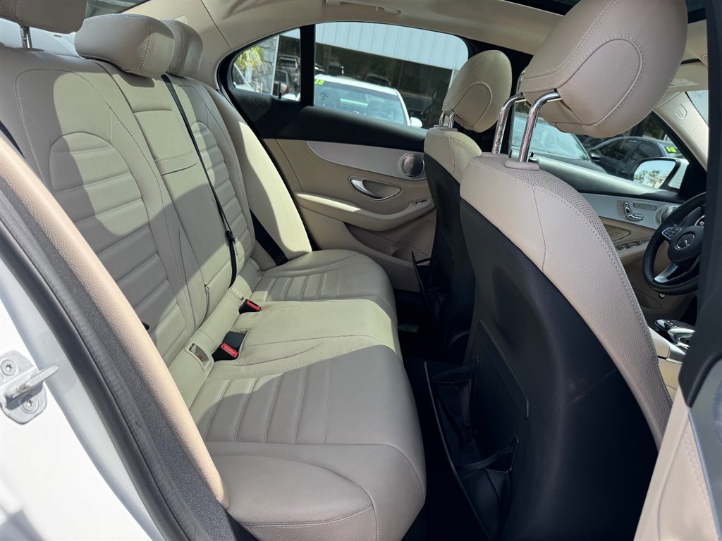 Used 2015 Mercedes-Benz C 300 4MATIC Sedan image 21