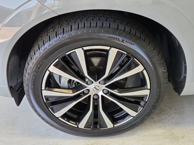 Certified 2024 Volvo XC60 B5 Plus w/ Protection Package Premier AWD/4WD image 25