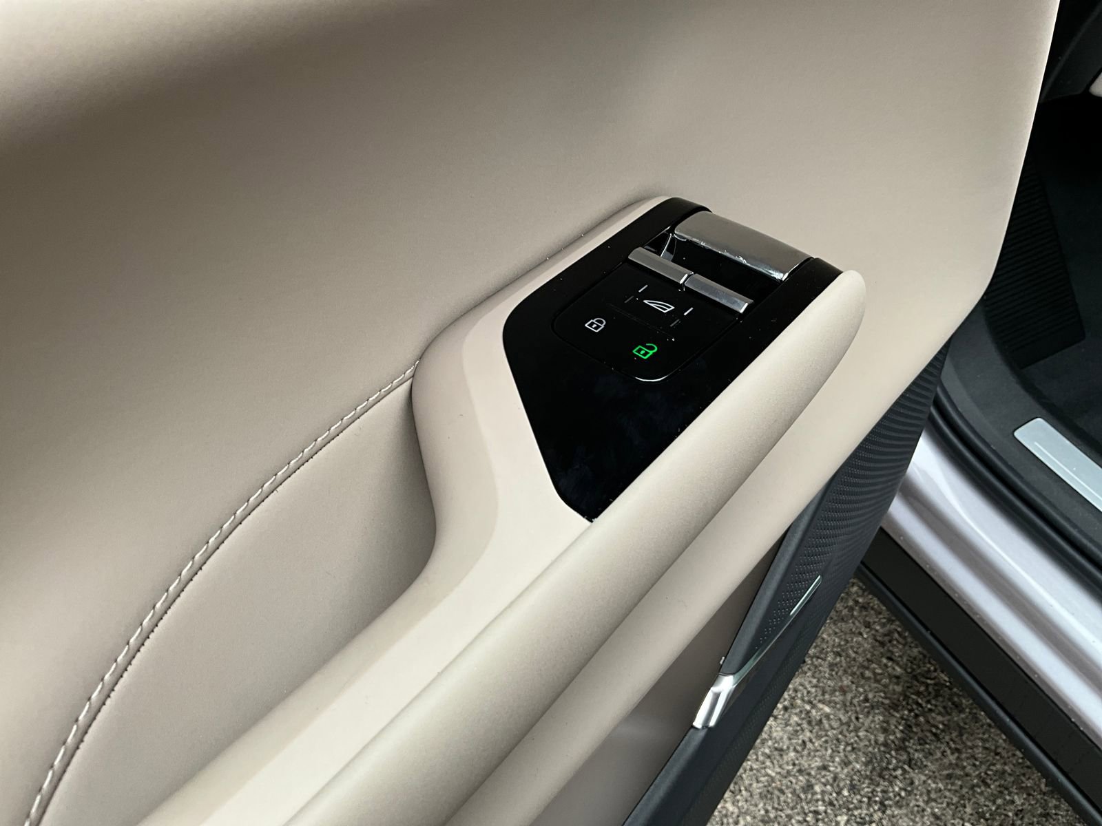 New 2026 Volvo EX90 Ultra image 11