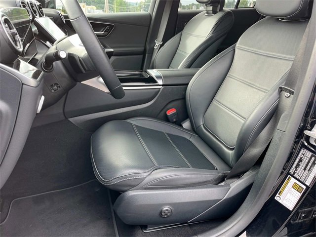 Used 2024 Mercedes-Benz GLC 300 image 31