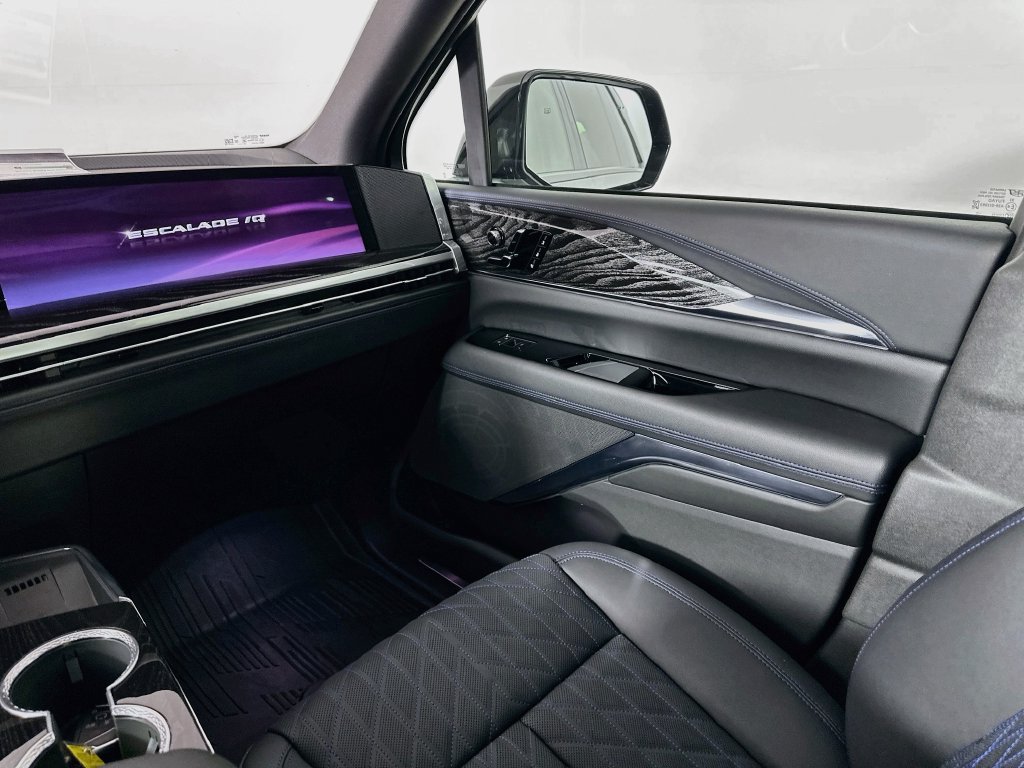 New 2026 Cadillac Escalade IQ Sport 1 w/ LPO, Floor Liner Package AWD/4WD image 28