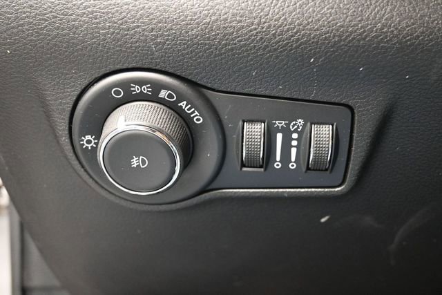 Used 2025 Jeep Compass Trailhawk AWD/4WD image 32