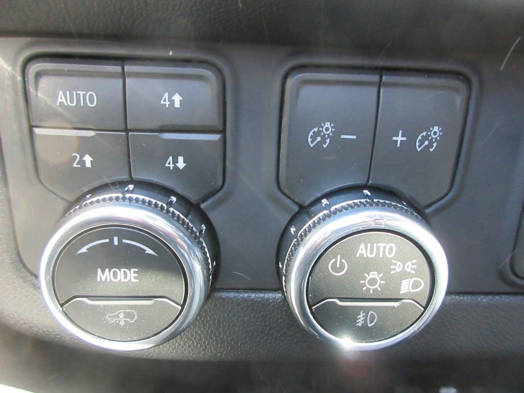 New 2026 GMC Yukon XL Denali image 17