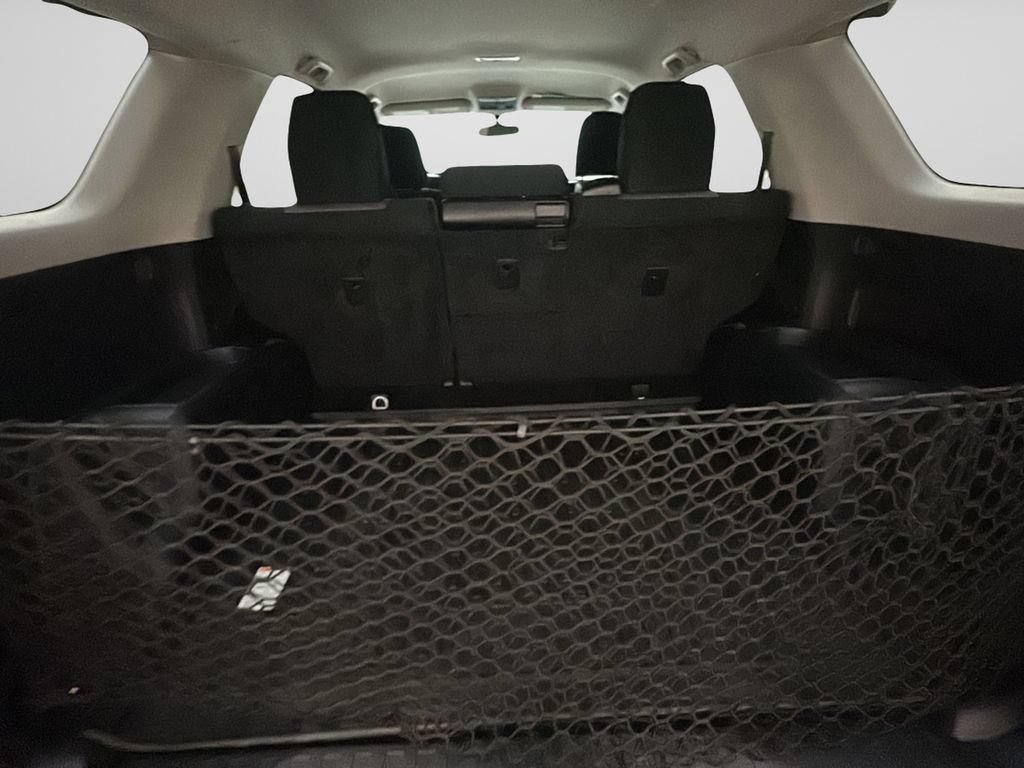 Used 2018 Toyota 4Runner SR5 AWD/4WD image 18