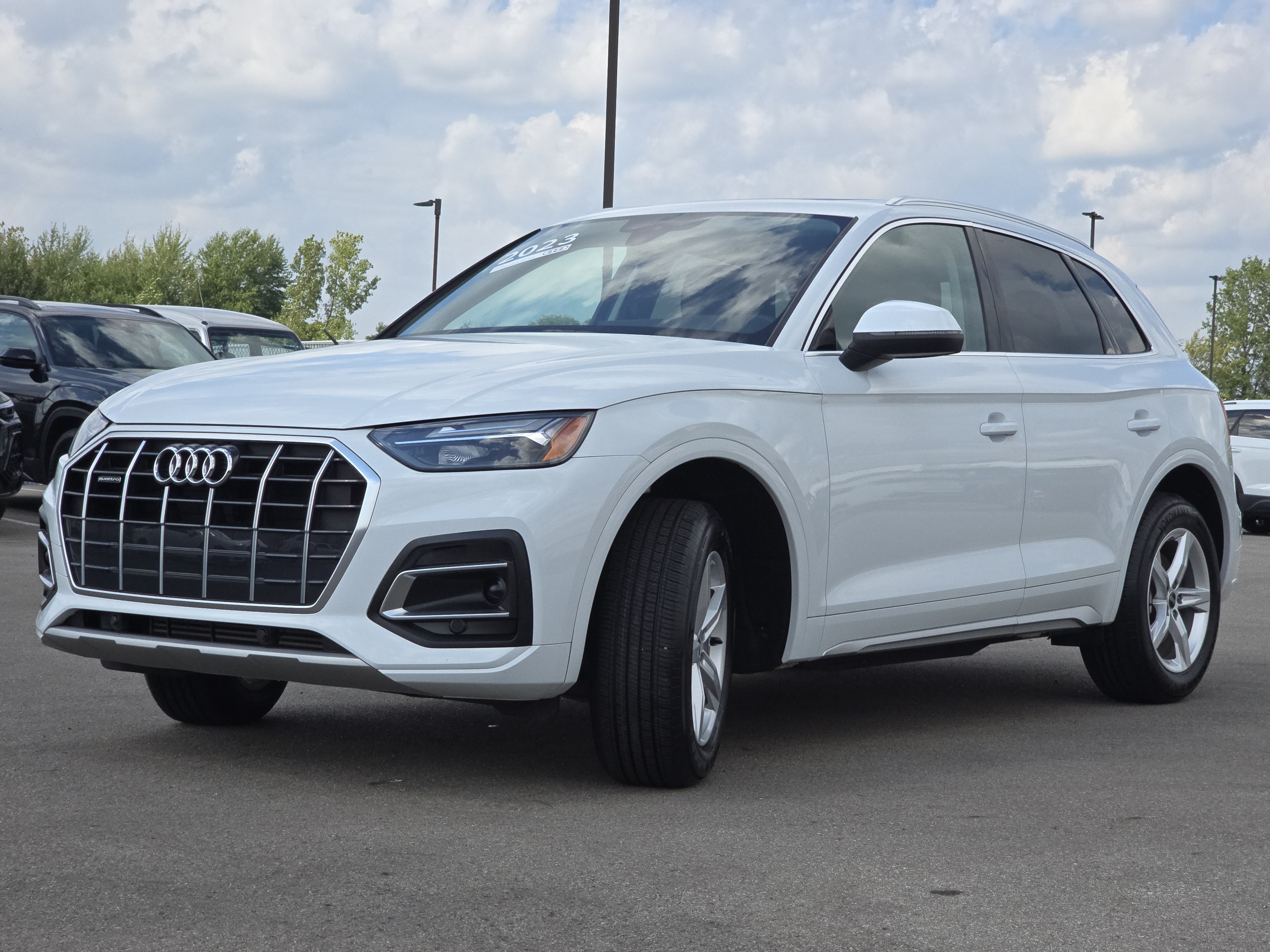 Certified 2023 Audi Q5 2.0T Premium w/ Convenience Package AWD/4WD image 3