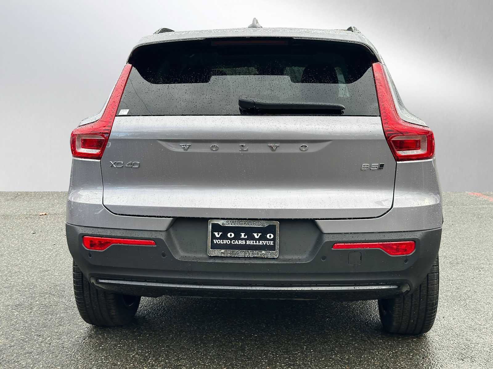 New 2026 Volvo XC40 B5 Plus w/ Climate Package image 4