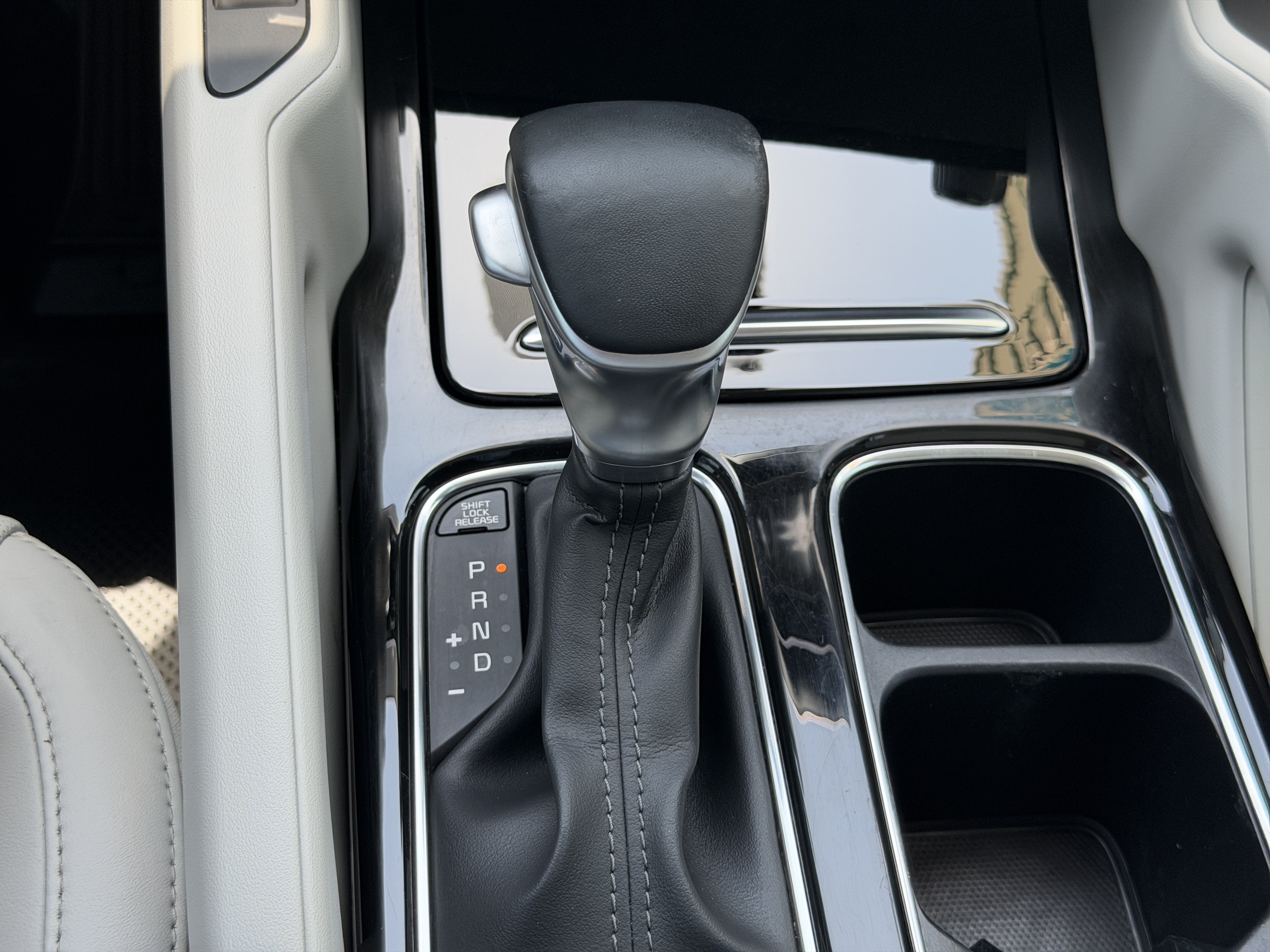 Certified 2024 Kia Telluride S FWD image 26