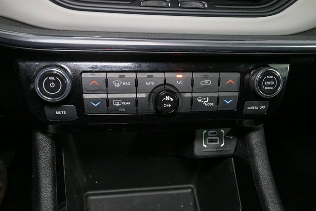 Used 2022 Jeep Compass Limited w/ Sun and Sound Group image 27