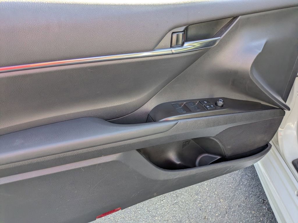 Used 2024 Toyota Camry SE image 15