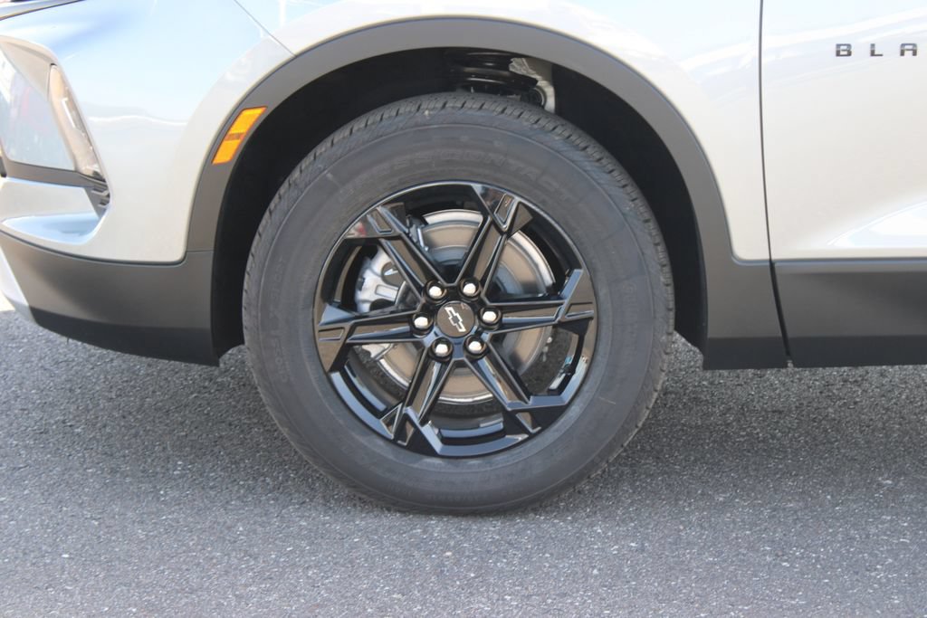 New 2026 Chevrolet Blazer LT w/ Convenience Package FWD image 18