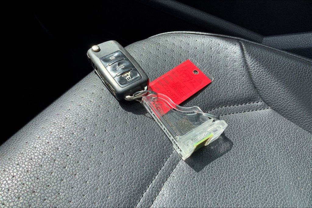 Used 2014 Volkswagen Passat 2.5 SE FWD image 12