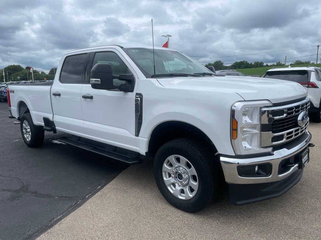 Used 2024 Ford F250 XLT image 2
