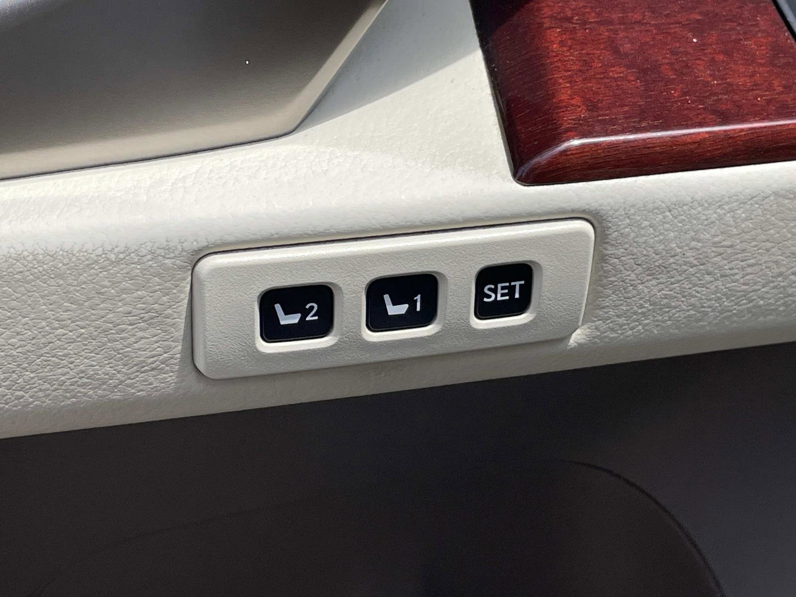 Used 2016 Lexus GX 460 w/ Premium Package AWD/4WD image 15
