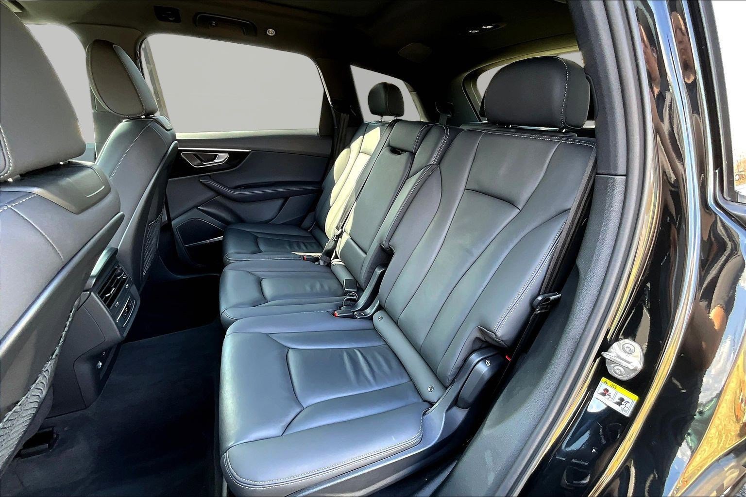 Used 2025 Audi Q7 3.0T Premium Plus image 22