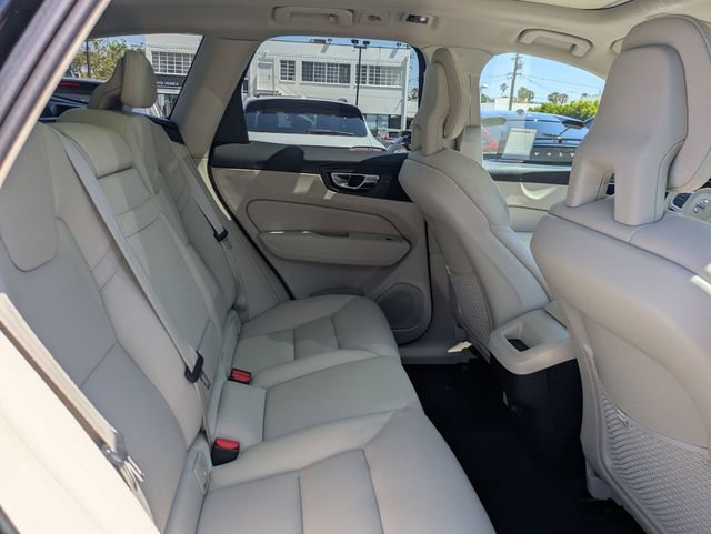 Used 2018 Volvo XC60 T5 Momentum w/ Convenience Package image 27