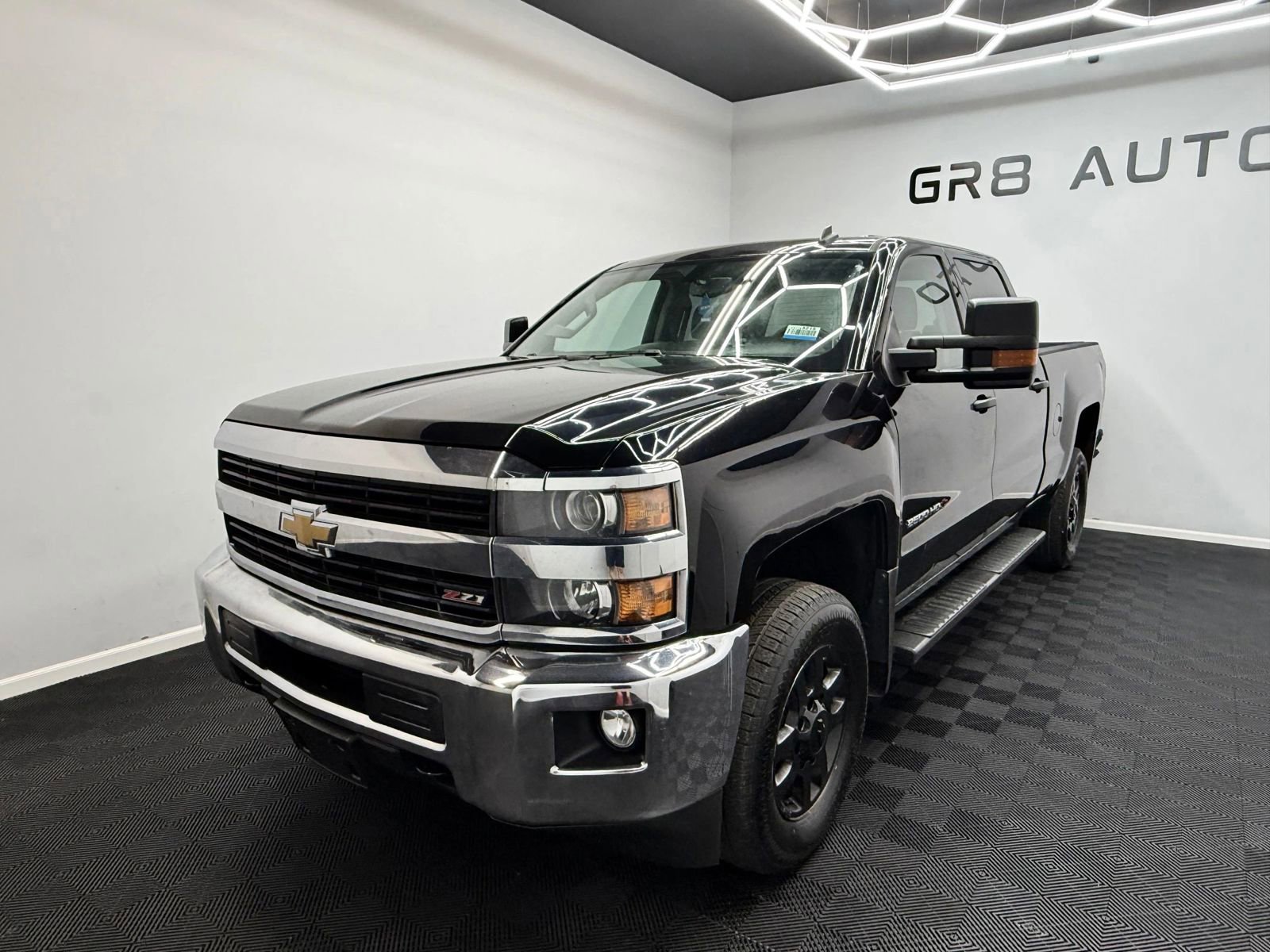 Used 2015 Chevrolet Silverado 2500 LT w/ Z71 Package, Off-Road AWD/4WD image 3