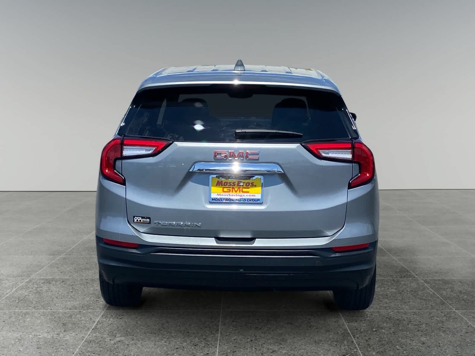 Used 2024 GMC Terrain SLE FWD image 4