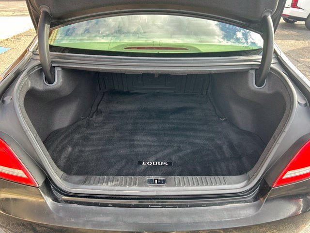 Used 2015 Hyundai Equus Signature RWD image 9